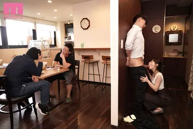 MIDE-983 Nữ Nhân Viên Dâm Đãng Gạ Chịch Ông Chủ Của Mình Giữa Quán